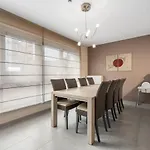 Spacious Ground Floor For Family Apartmán *